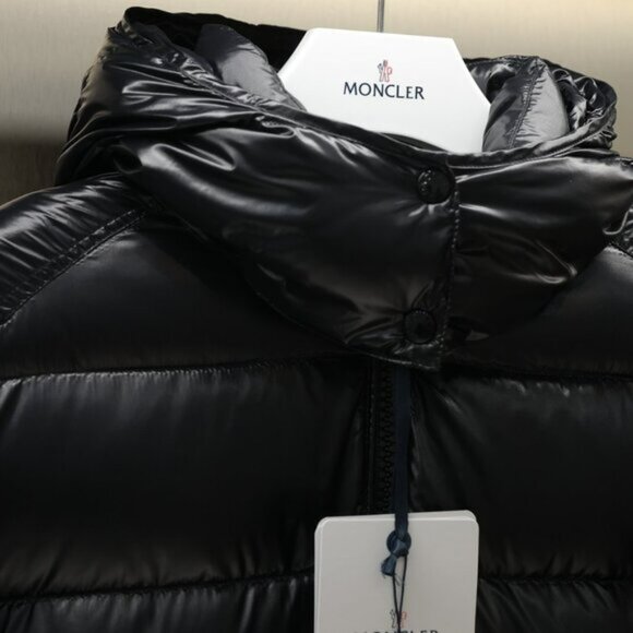 Moncler Maya outdoor down jacket jacket - Picture 6 of 7